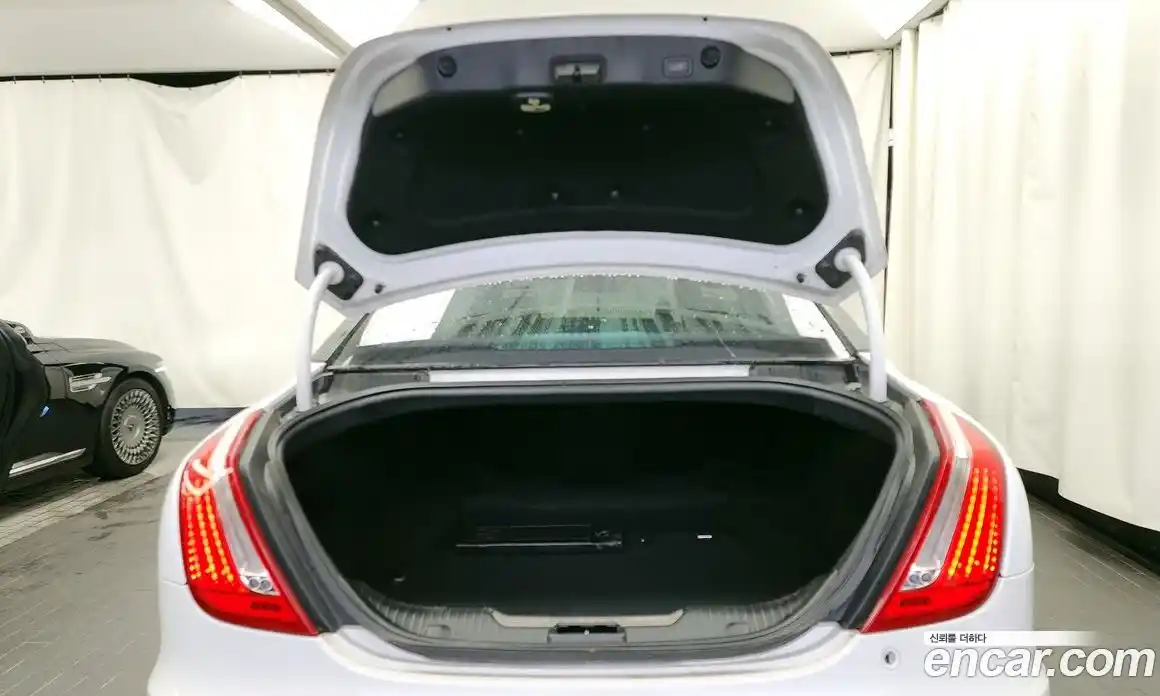 Jaguar XJ 2014 3.0 Автомат в Москве № 320137, фото 14