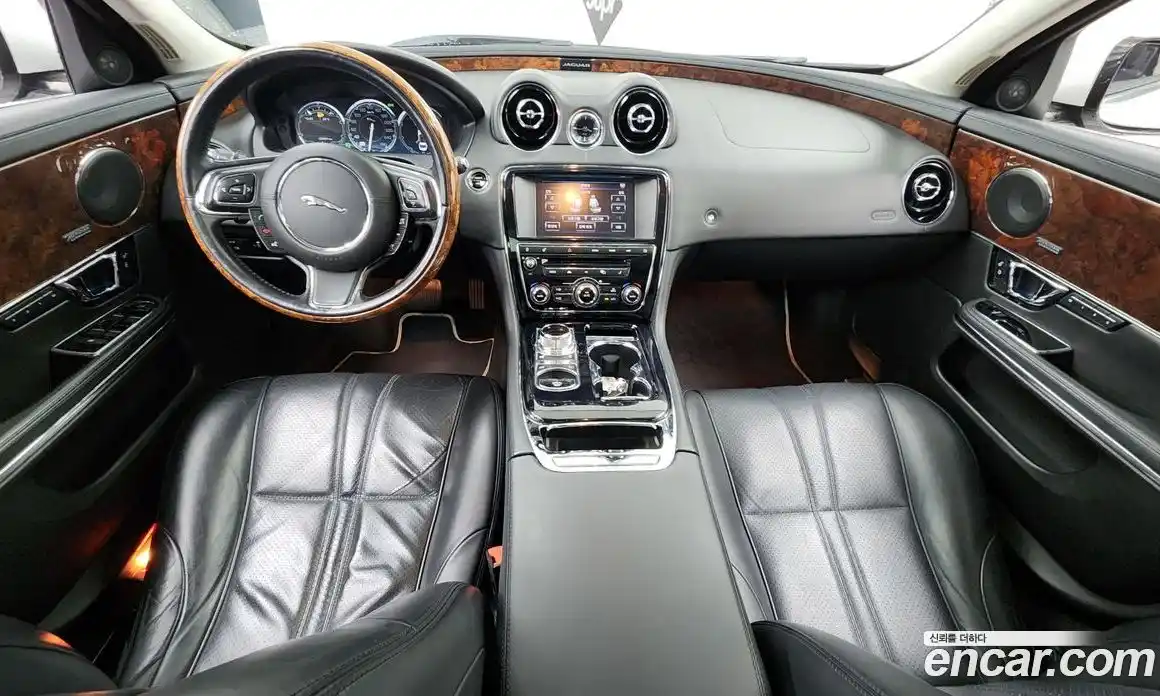 Jaguar XJ 2014 3.0 Автомат в Москве № 320137, фото 17