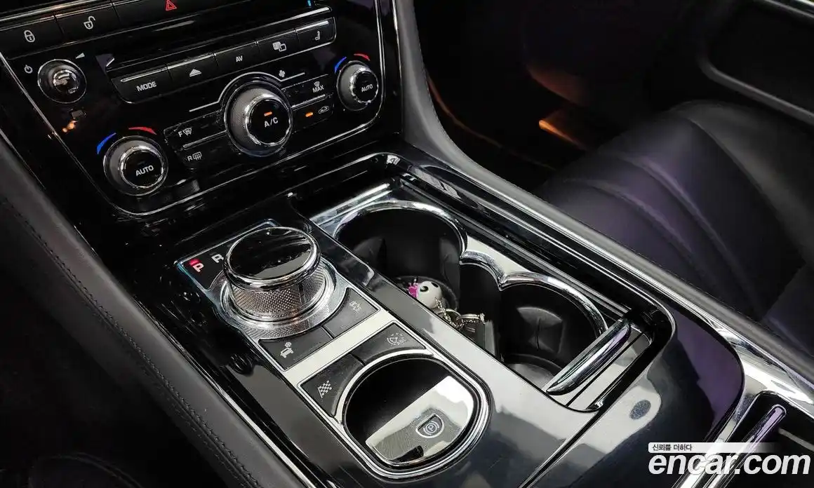 Jaguar XJ 2014 3.0 Автомат в Москве № 320137, фото 6