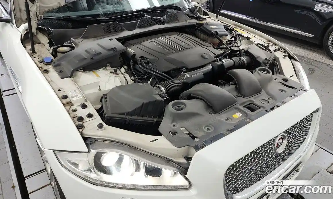 Jaguar XJ 2014 3.0 Автомат в Москве № 320137, фото 7