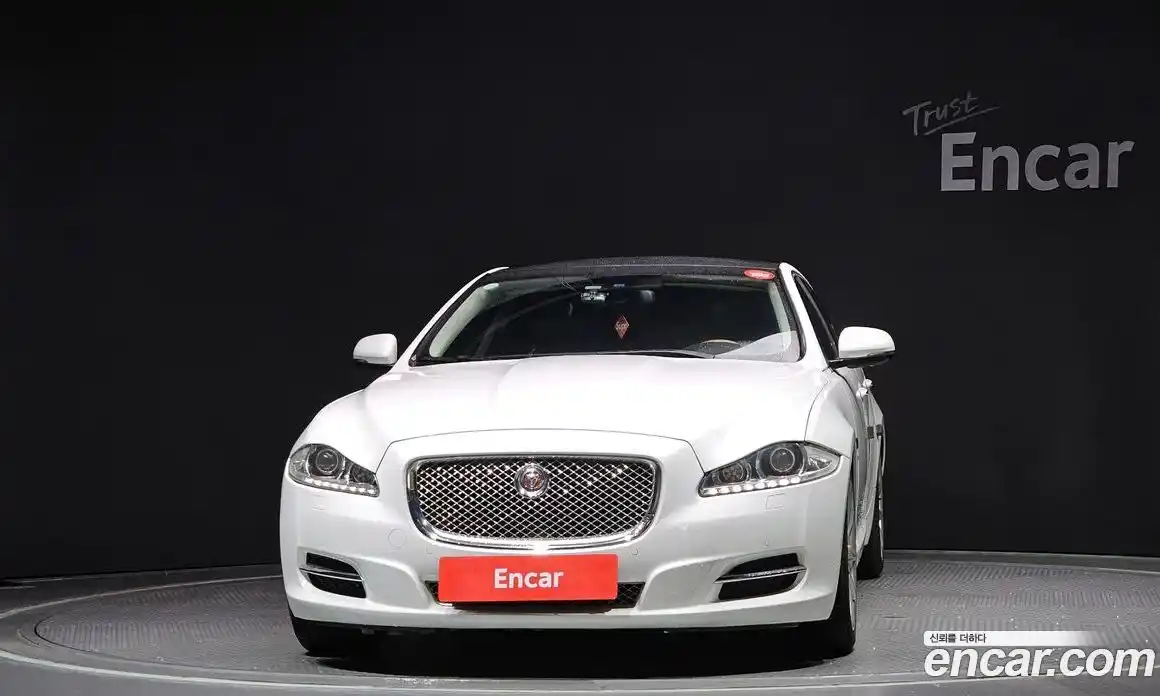 Jaguar XJ 2014 3.0 Автомат в Москве № 320137, фото 10
