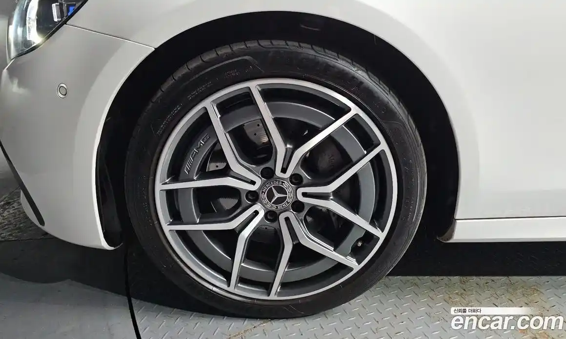 Mercedes-Benz E-Class 2023 1.9 Автомат в Москве № 321815, фото 5