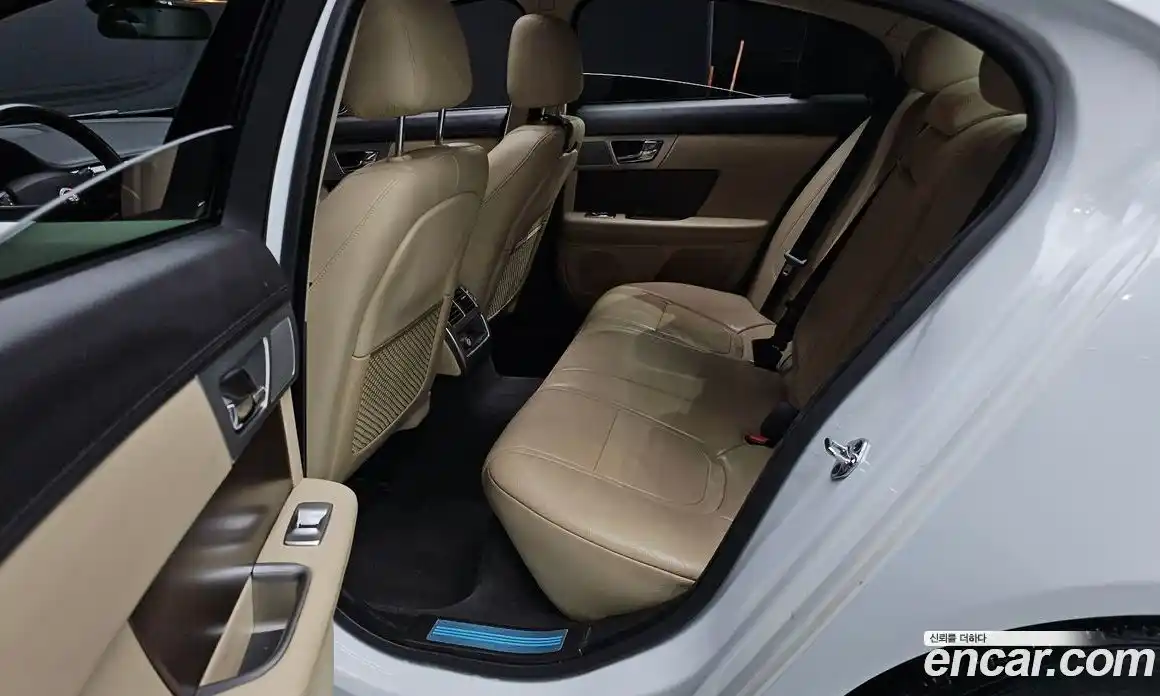 Jaguar XF 2013 3.0 Автомат в Москве № 331507, фото 12