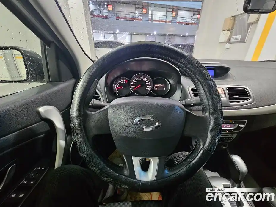 Renault SM3 2010 1.6 Автомат в Москве № 383780, фото 12