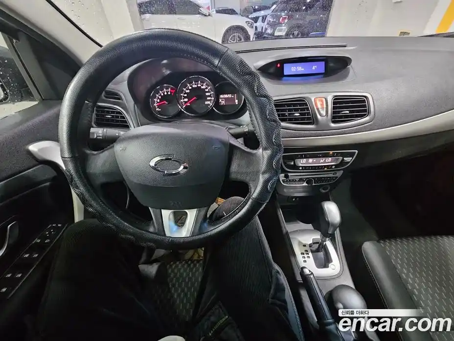 Renault SM3 2010 1.6 Автомат в Москве № 383780, фото 14