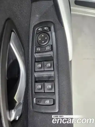 Renault SM3 2010 1.6 Автомат в Москве № 383780, миниатюра 9