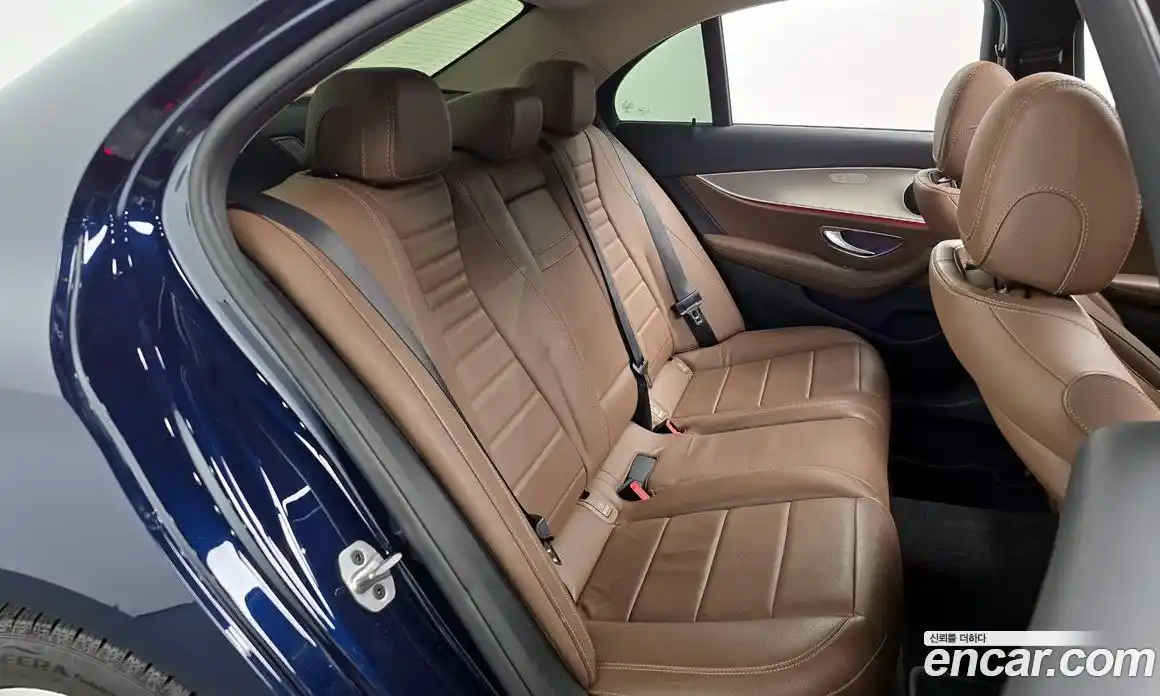 Mercedes-Benz E-Class 2019 2.0 Автомат в Москве № 390642, фото 11