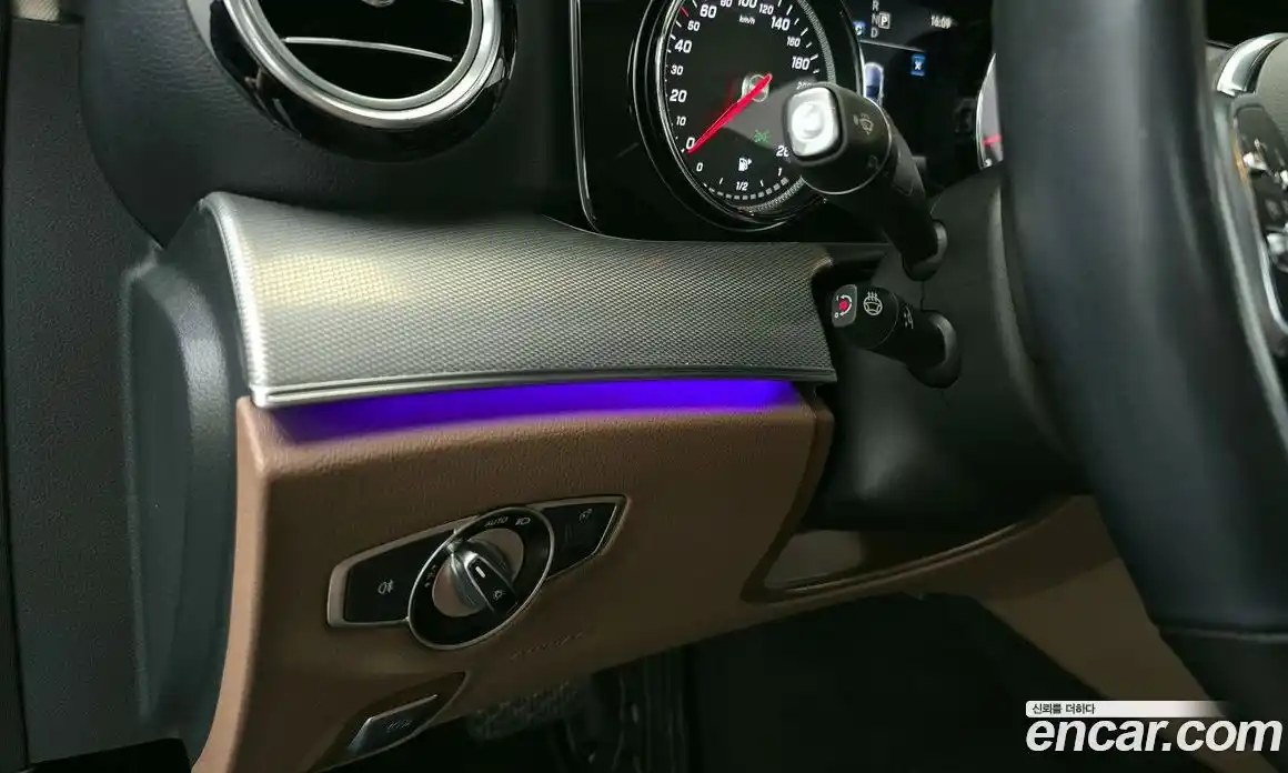 Mercedes-Benz E-Class 2019 2.0 Автомат в Москве № 390642, фото 16