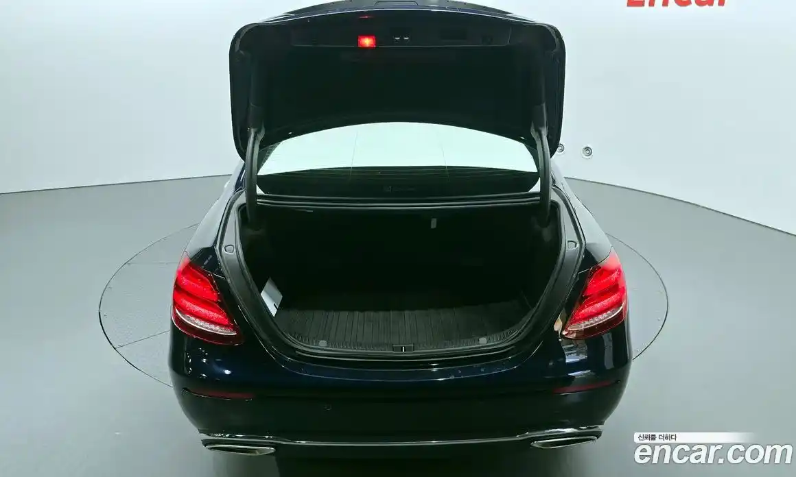 Mercedes-Benz E-Class 2019 2.0 Автомат в Москве № 390642, фото 19