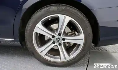 Mercedes-Benz E-Class 2019 2.0 Автомат в Москве № 390642, миниатюра 4