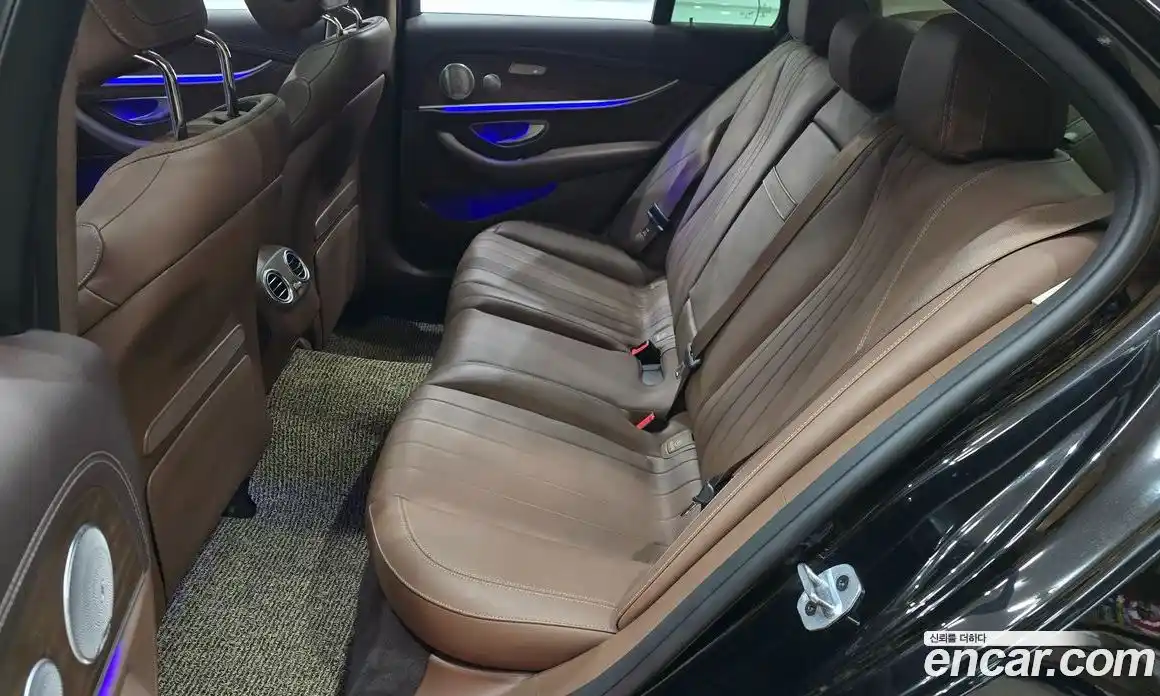 Mercedes-Benz E-Class 2019 2.0 Автомат в Москве № 390699, фото 13