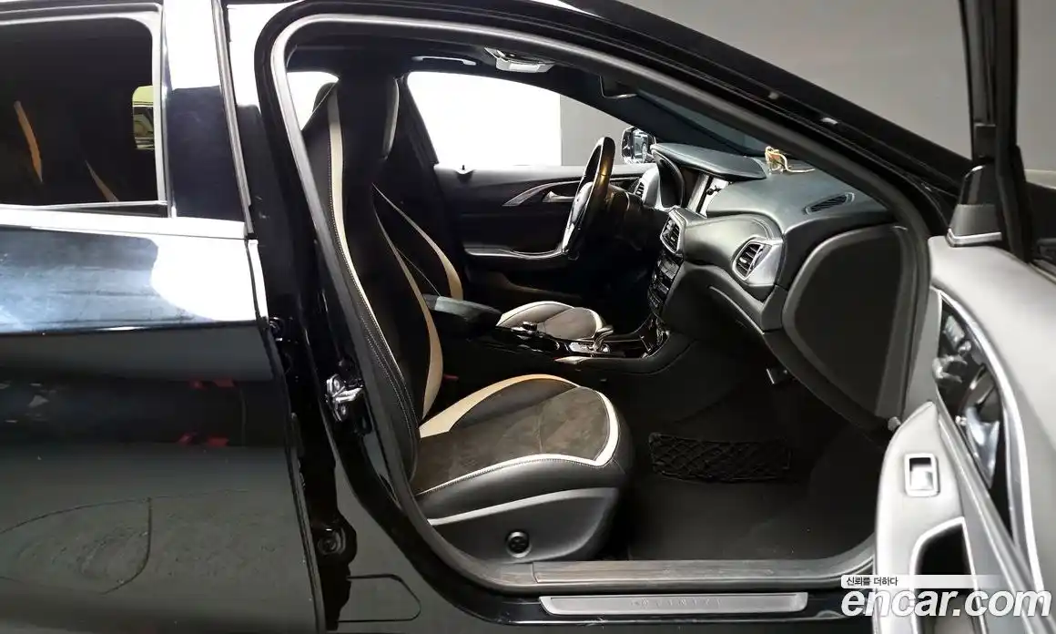 Infiniti Q30 2018 2.0 Автомат в Москве № 405327, фото 11