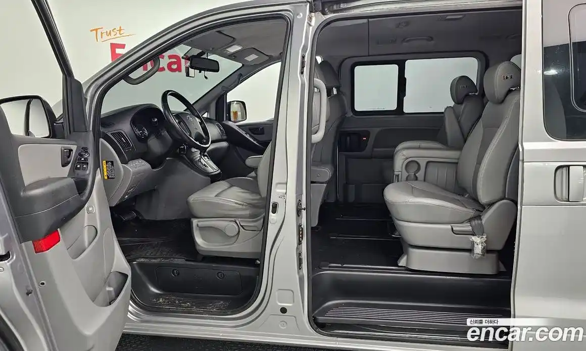 Hyundai Starex 2021 2.5 Автомат в Москве № 43936, фото 16