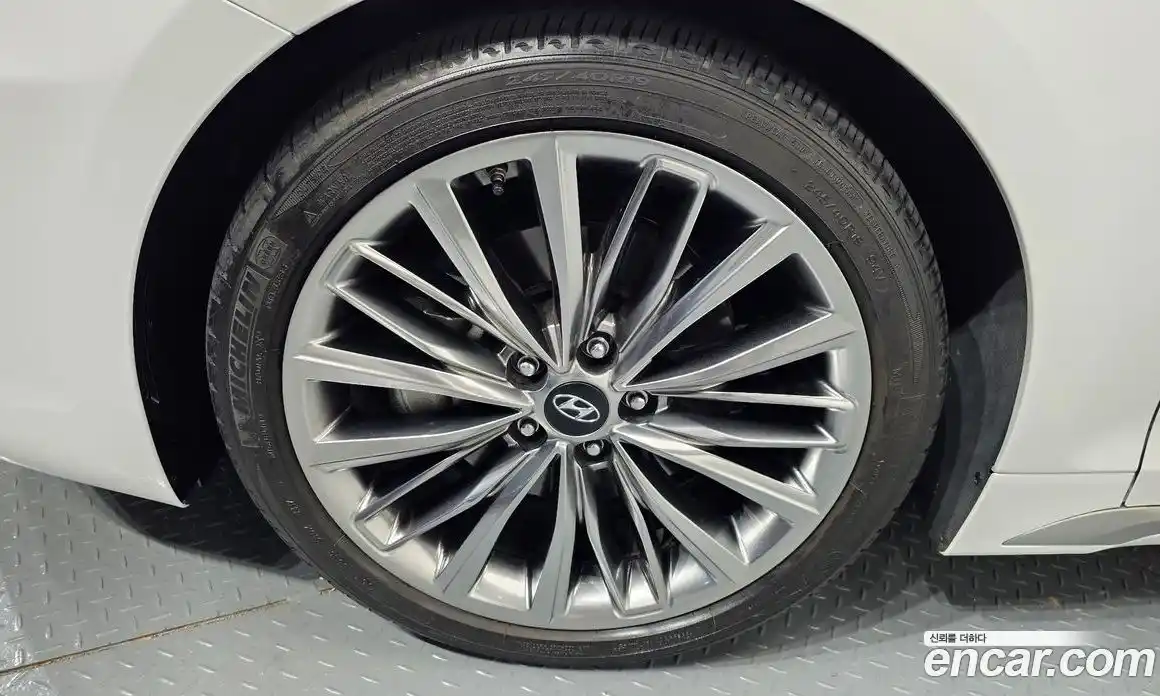 Hyundai Grandeur 2018 2.4 Автомат в Москве № 47979, фото 13