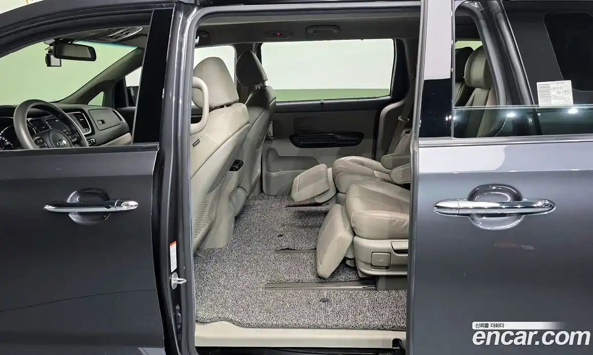 Kia Canival 2016 2.2 Автомат в Москве № 54208, фото 9