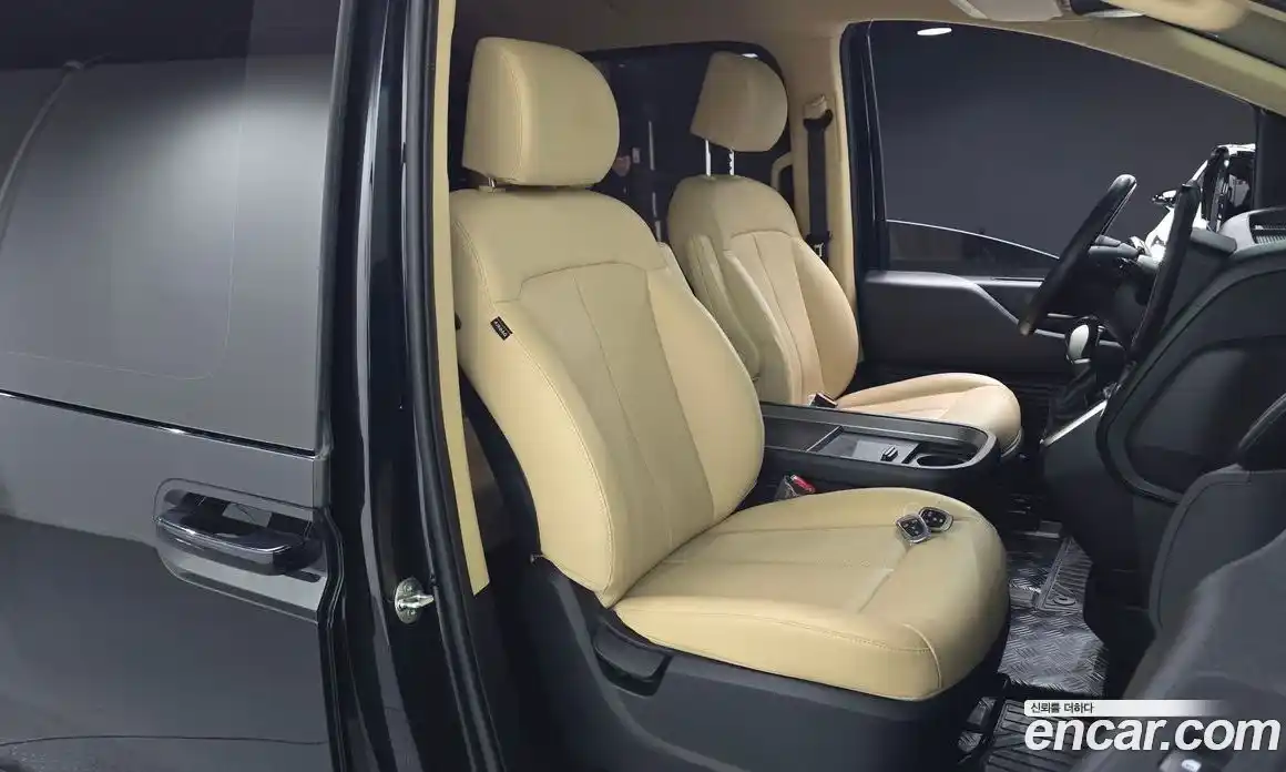 Hyundai Staria 2024 3.5 Автомат в Москве № 108387, фото 10