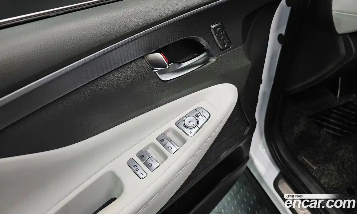 Hyundai Santa Fe 2021 2.2 Автомат в Москве № 109854, фото 9