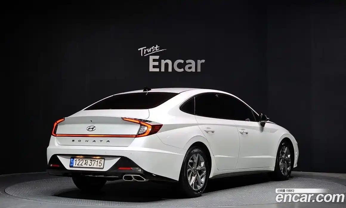 Hyundai Sonata 2022 1.6 Автомат в Москве № 110432, фото 2