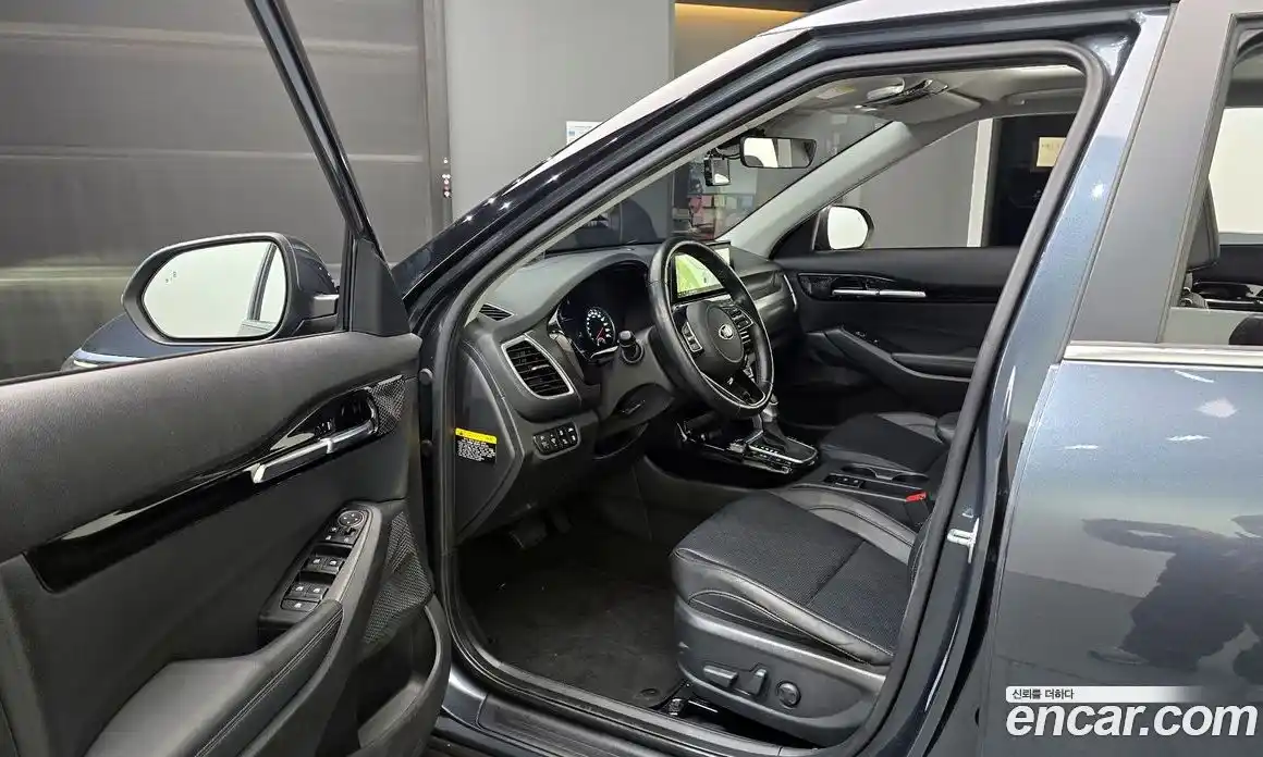 Kia Seltos 2020 1.6 Автомат в Москве № 123149, фото 19