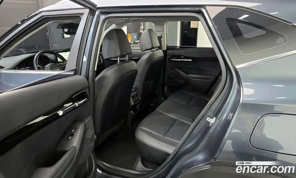 Kia Seltos 2020 1.6 Автомат в Москве № 123149, фото 5