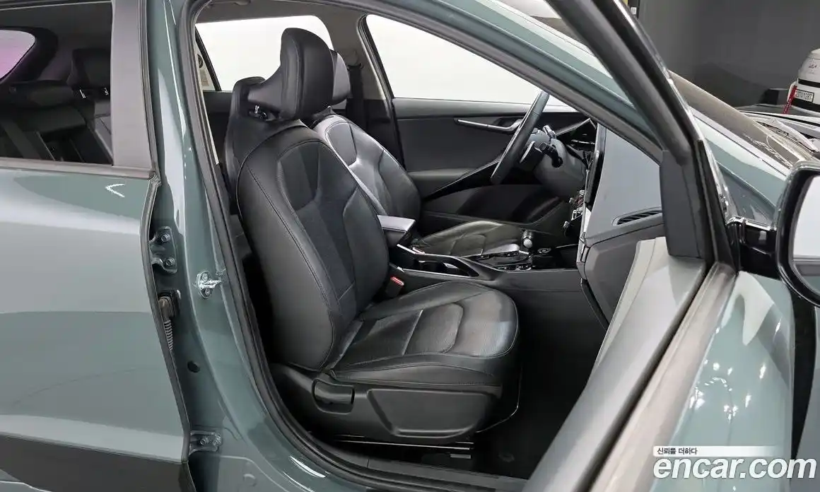 Kia Niro 2022 1.6 Автомат в Москве № 133690, фото 11