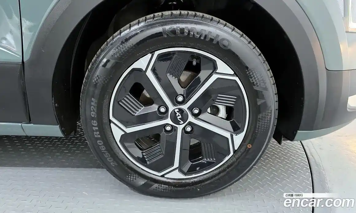 Kia Niro 2022 1.6 Автомат в Москве № 133690, фото 10