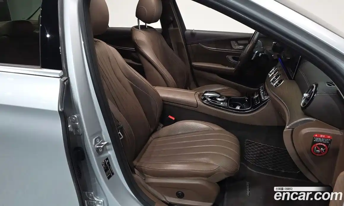 Mercedes-Benz E-Class 2018 2.0 Автомат в Москве № 141730, фото 20