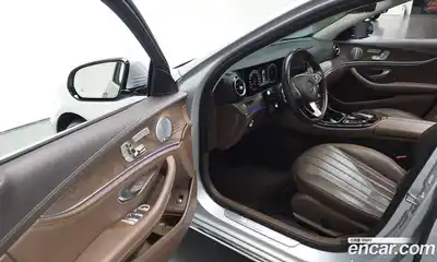Mercedes-Benz E-Class 2018 2.0 Автомат в Москве № 141730, миниатюра 4