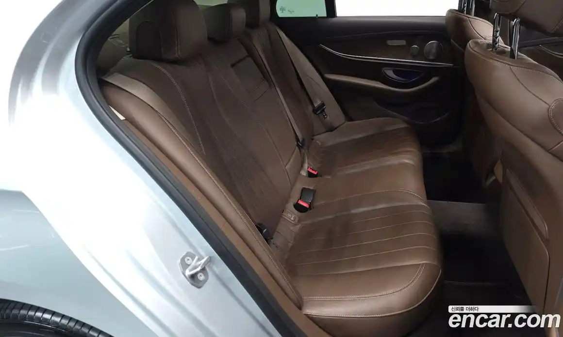 Mercedes-Benz E-Class 2018 2.0 Автомат в Москве № 141730, фото 6