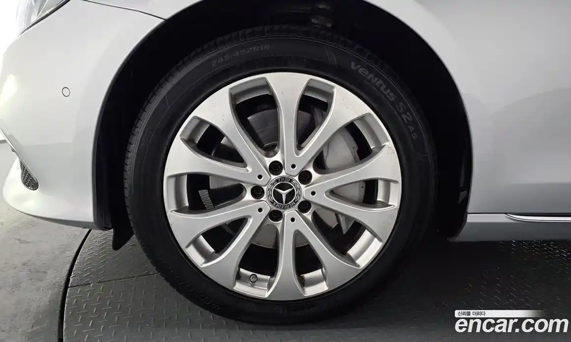 Mercedes-Benz E-Class 2018 2.0 Автомат в Москве № 141730, фото 7