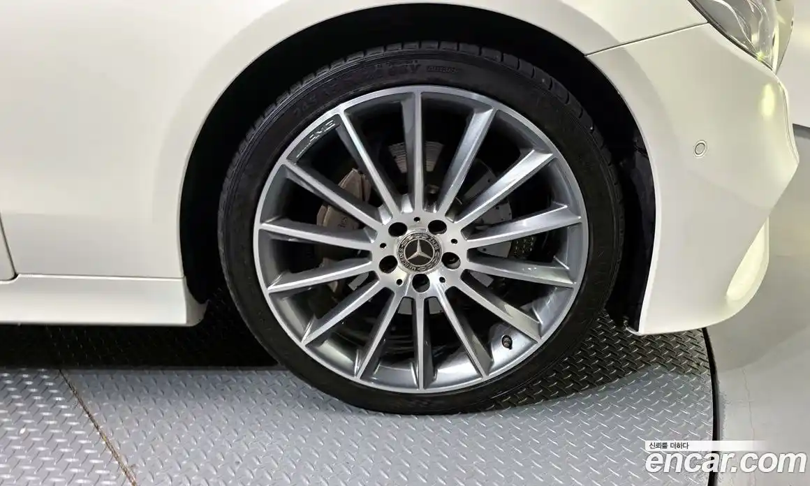 Mercedes-Benz E-Class 2018 1.9 Автомат в Москве № 142325, фото 5