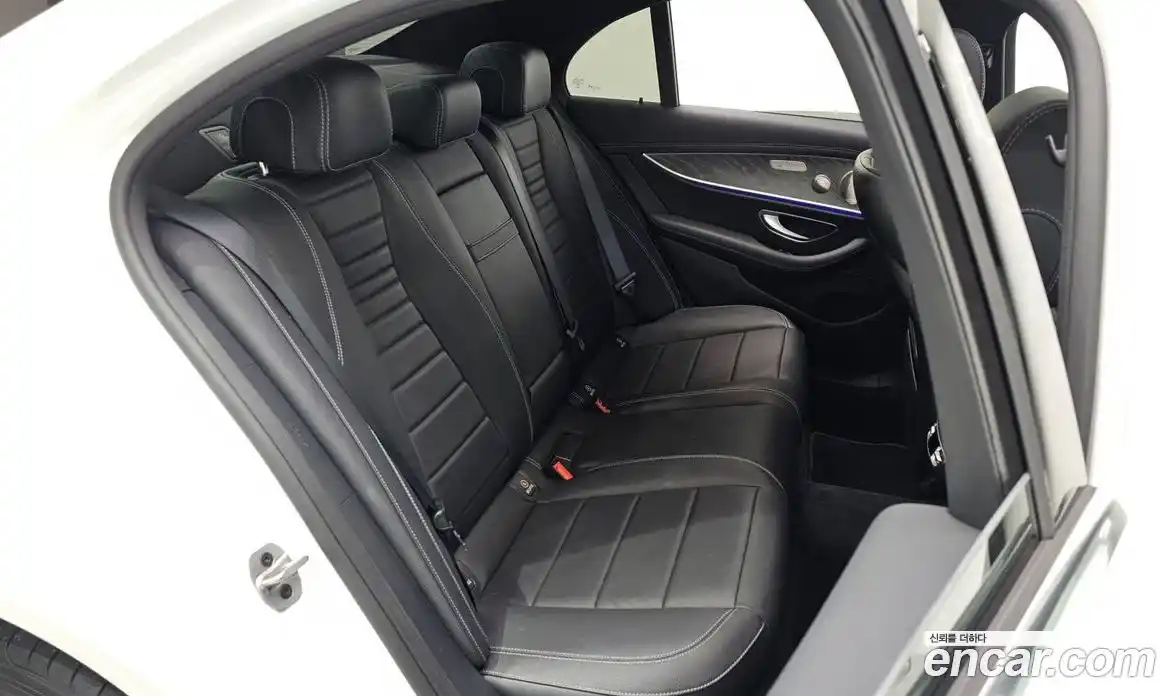 Mercedes-Benz E-Class 2022 2.0 Автомат в Москве № 143347, фото 11