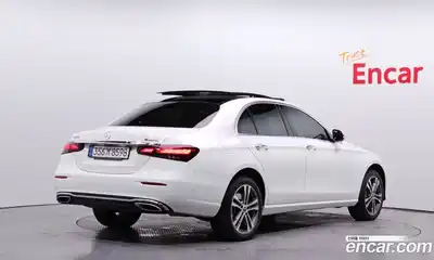Mercedes-Benz E-Class 2022 2.0 Автомат в Москве № 143347, миниатюра 2