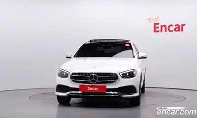 Mercedes-Benz E-Class 2022 2.0 Автомат в Москве № 143347, миниатюра 3