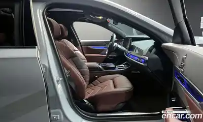 BMW 7-Series 2023 3.0 Автомат в Москве № 156910, миниатюра 3