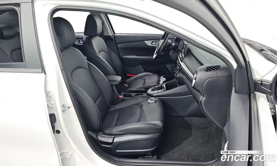 Kia K3 2022 1.6 Автомат в Москве № 15834, фото 9