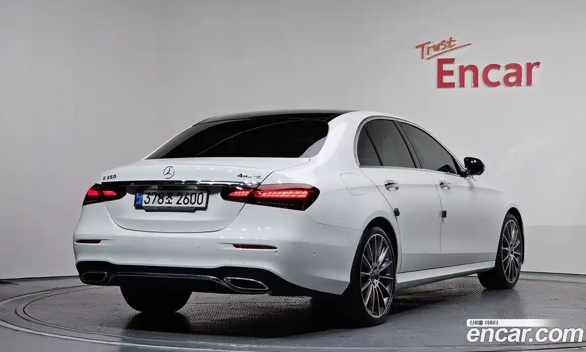 Mercedes-Benz E-Class 2021 2.0 Автомат в Москве № 160436, фото 1