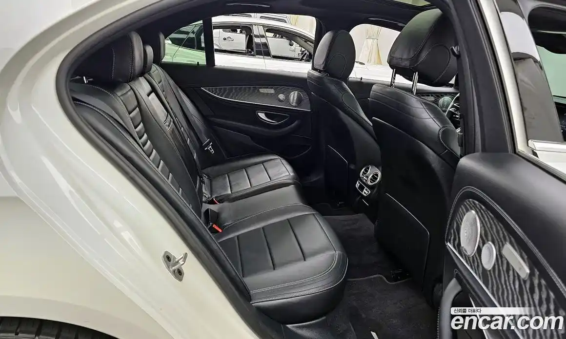 Mercedes-Benz E-Class 2021 2.0 Автомат в Москве № 160436, фото 11