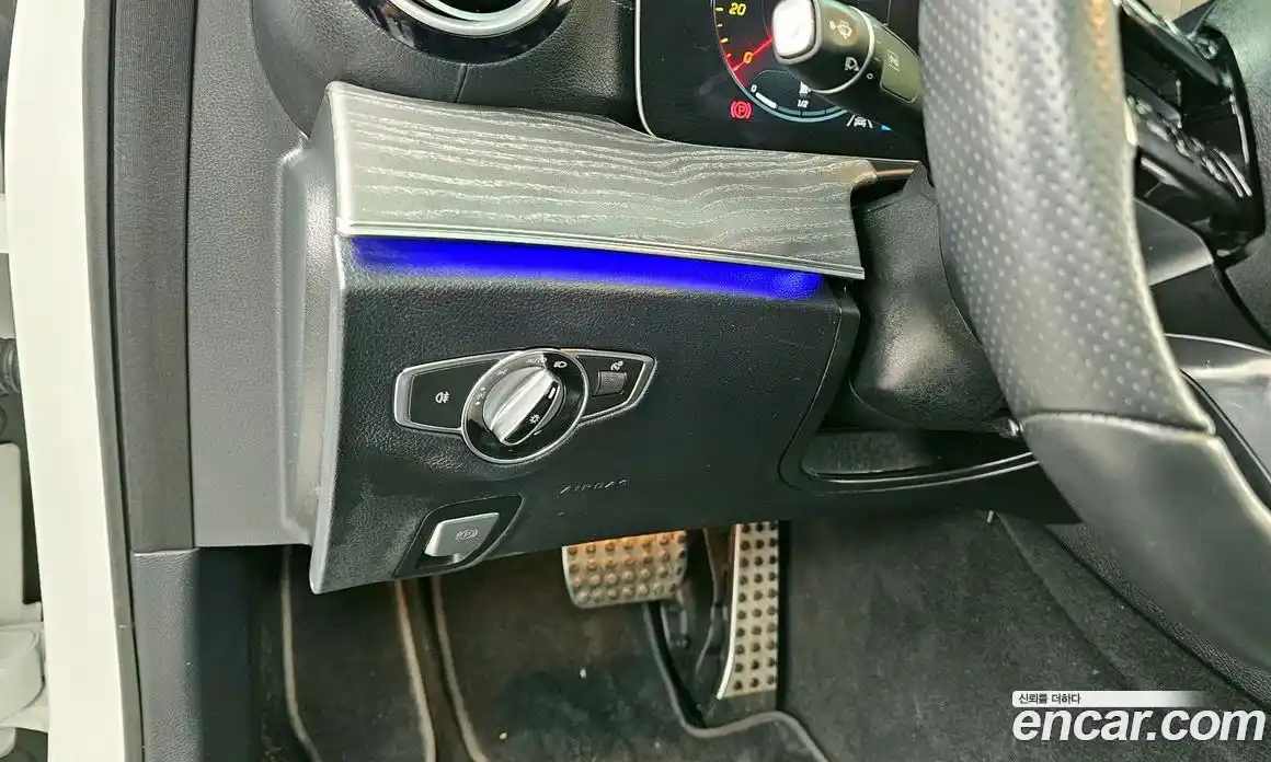 Mercedes-Benz E-Class 2021 2.0 Автомат в Москве № 160436, фото 15