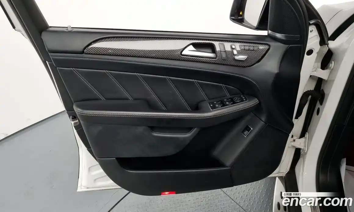 Mercedes-Benz GLE-Class 2017 5.5 Автомат в Москве № 161237, фото 18