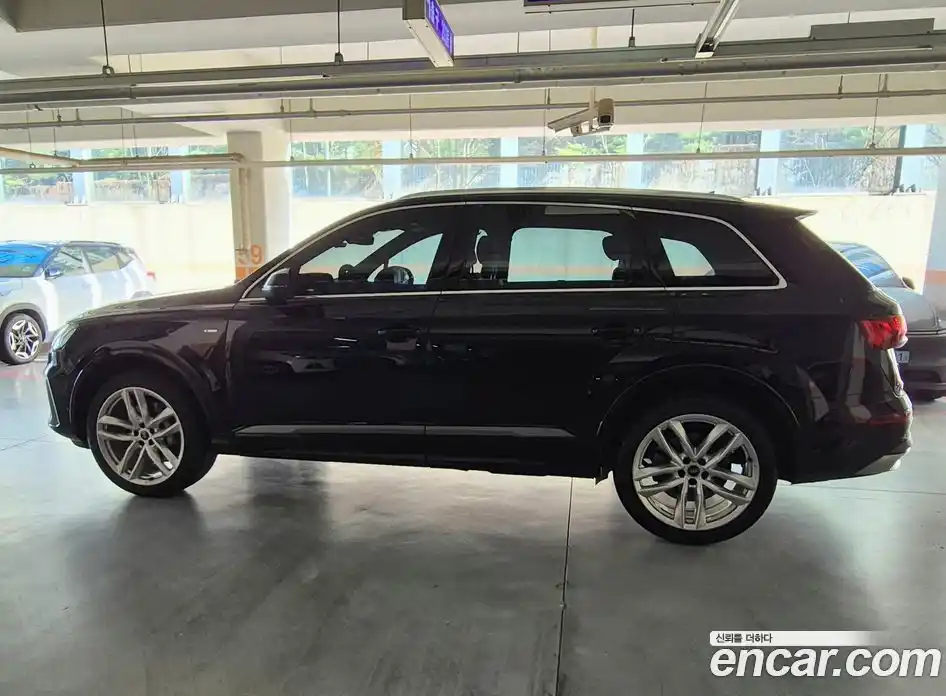 Audi Q7 2023 3.0 Автомат в Москве № 162562, фото 7