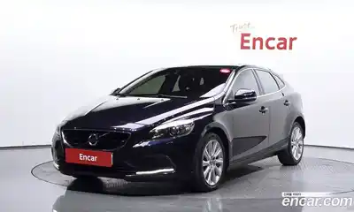 Volvo V40, 2016