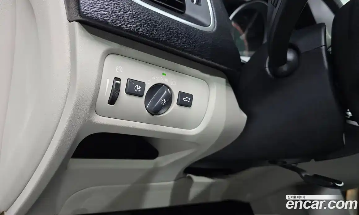 Volvo V40 2016 2.0 Автомат в Москве № 164613, фото 14