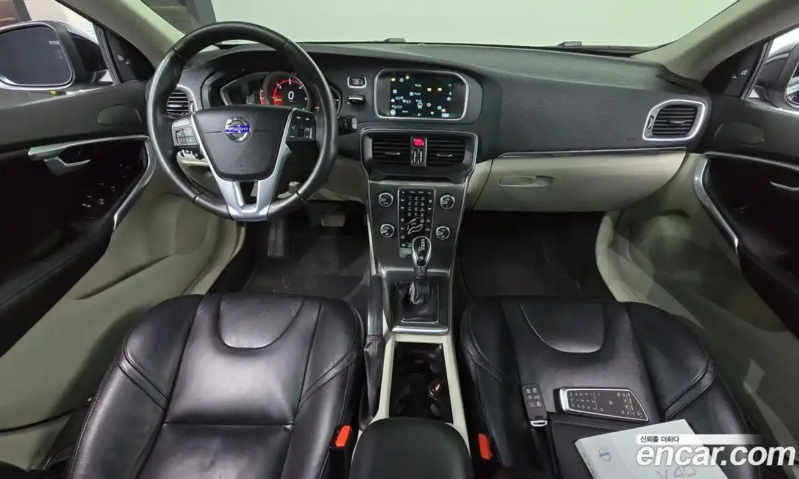 Volvo V40 2016 2.0 Автомат в Москве № 164613, фото 7