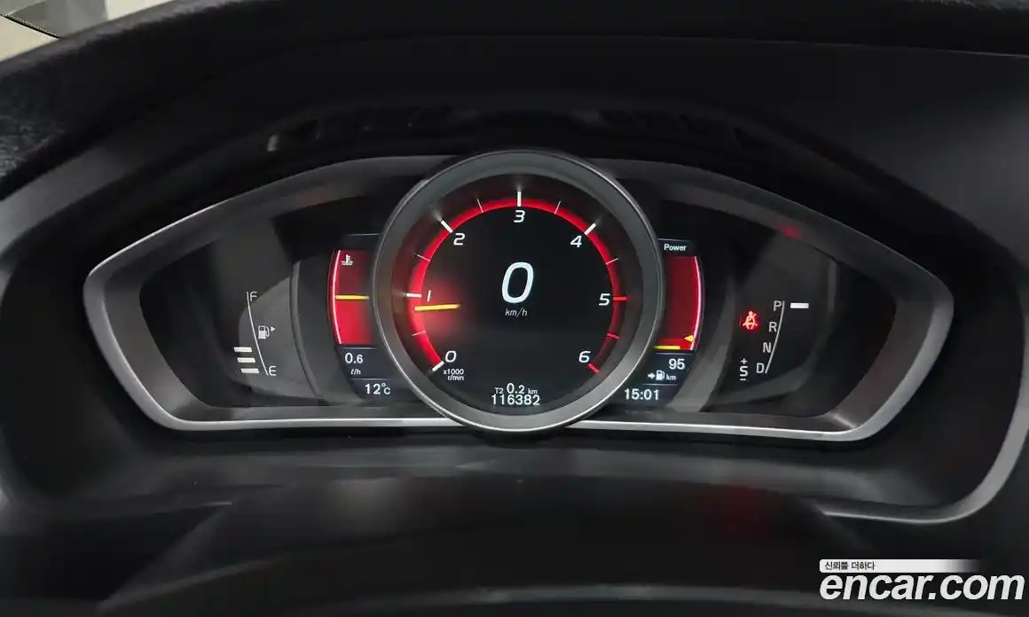 Volvo V40 2016 2.0 Автомат в Москве № 164613, фото 8