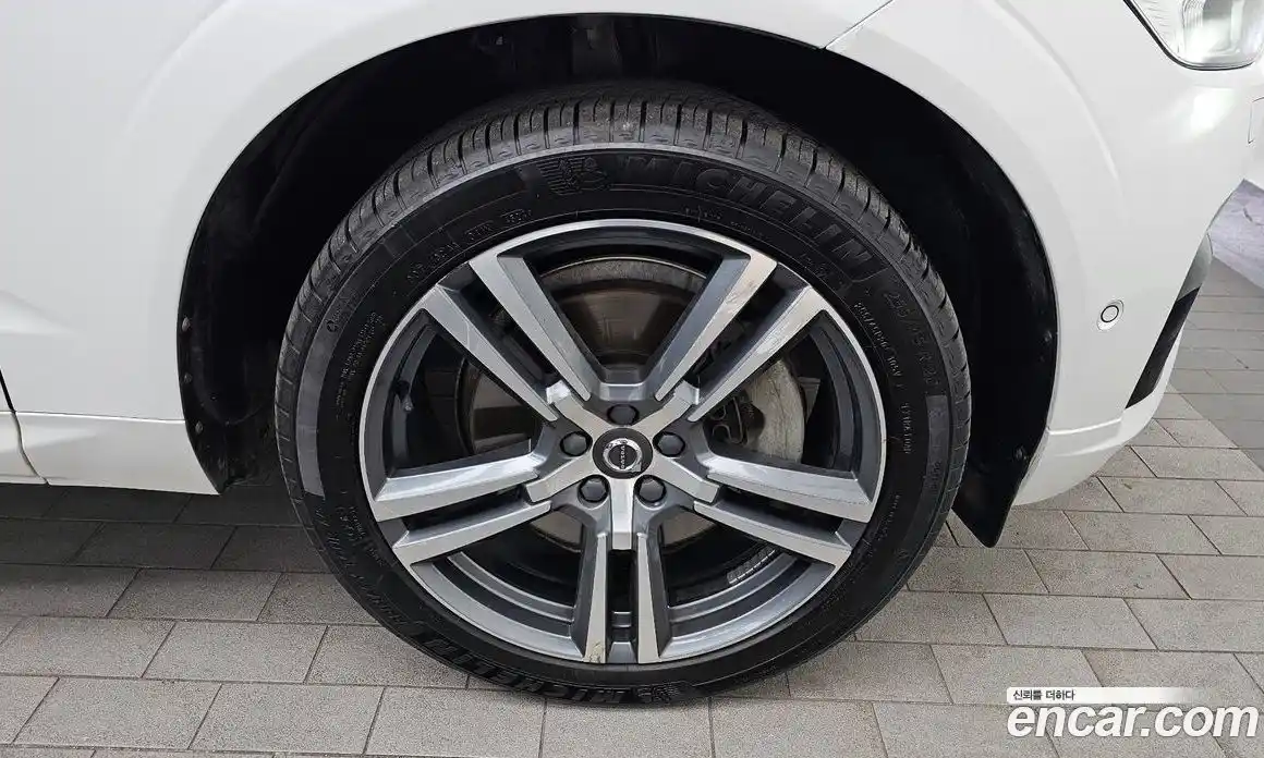 Volvo XC60 2021 2.0 Автомат в Москве № 164700, фото 3