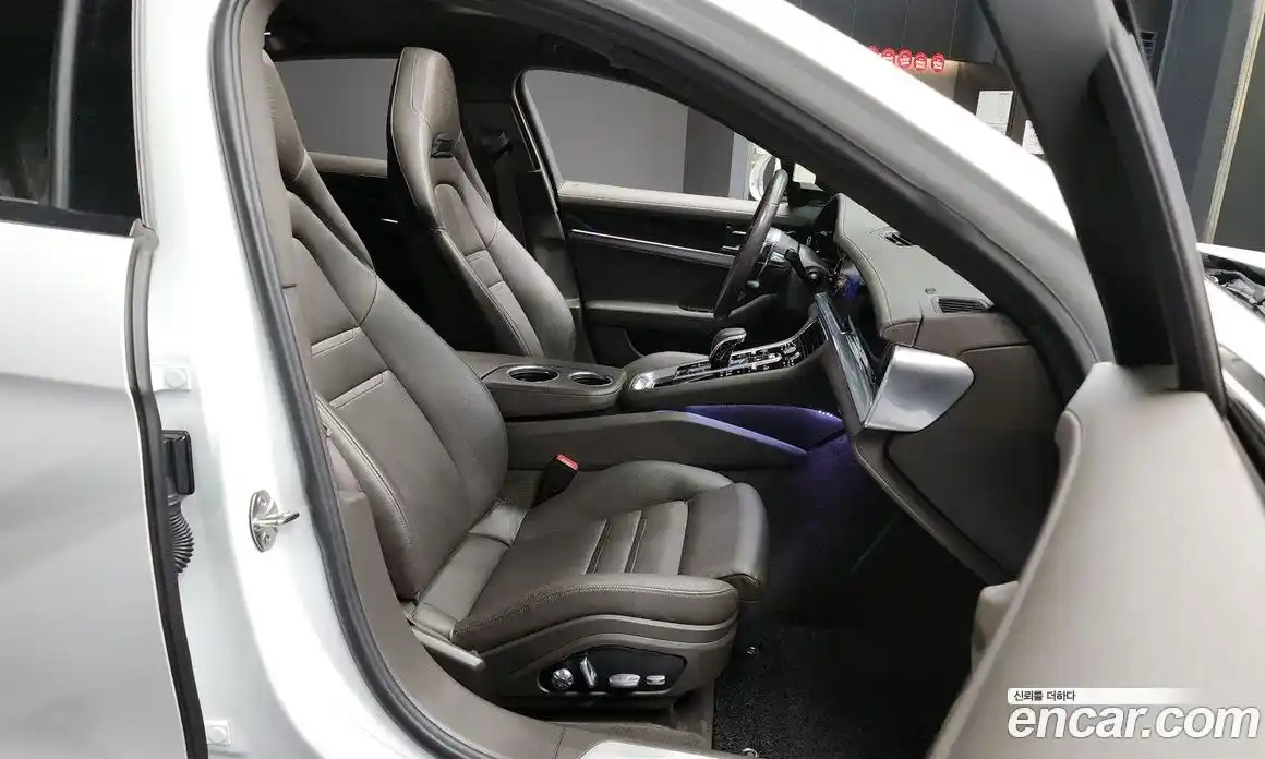 Porsche Panamera 2018 3.0 Автомат в Москве № 165703, фото 14