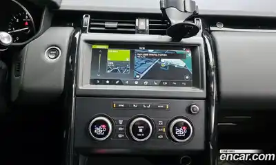 Land Rover Discovery 2019 3.0 Автомат в Москве № 166299, миниатюра 2