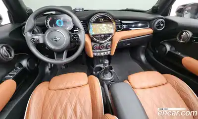 Mini Cooper Convertible 2024 2.0 Автомат в Москве № 167006, миниатюра 7