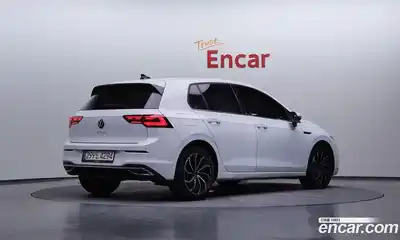 Volkswagen Golf 2022 2.0 Автомат в Москве № 168714, миниатюра 2